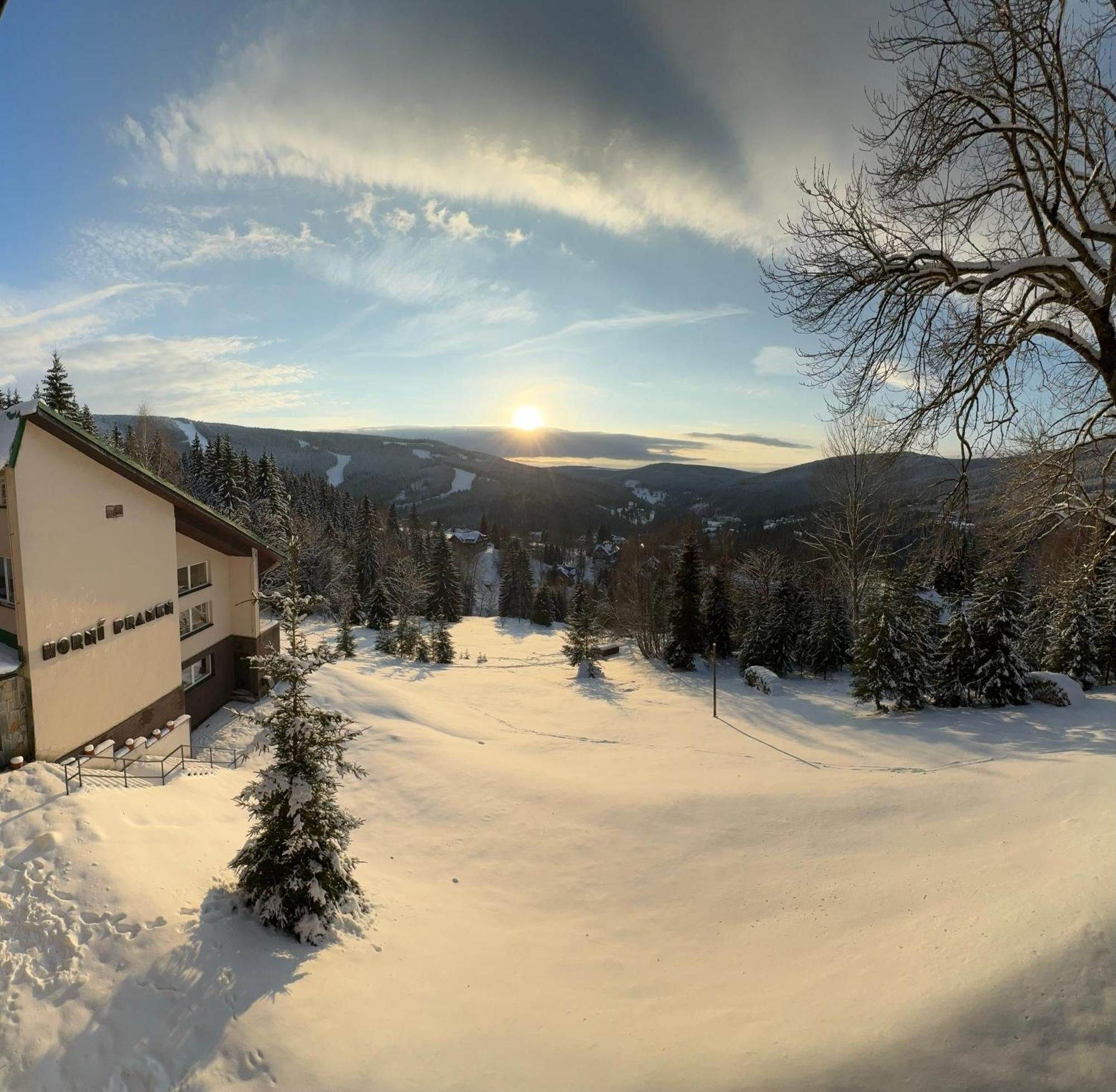Hotel Horní Pramen Špindlerŭv Mlýn Buitenkant foto